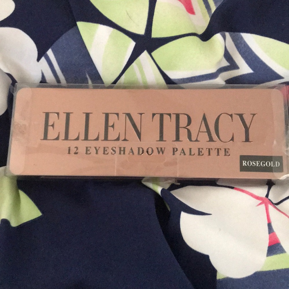 Ellen Tracy 12 eyeshadow palette